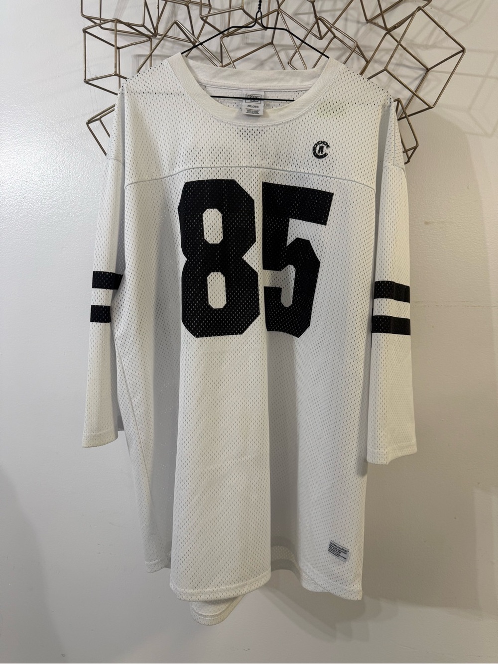 White crooks and castle Men's Mesh Jersey Shirt with Black 85 Graphic